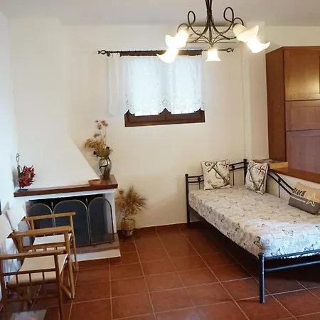 Eleni Apartment *