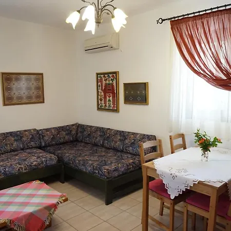Eleni * Nikiti (Sithonia)