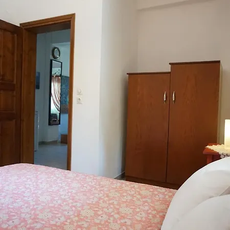 Eleni Apartment *